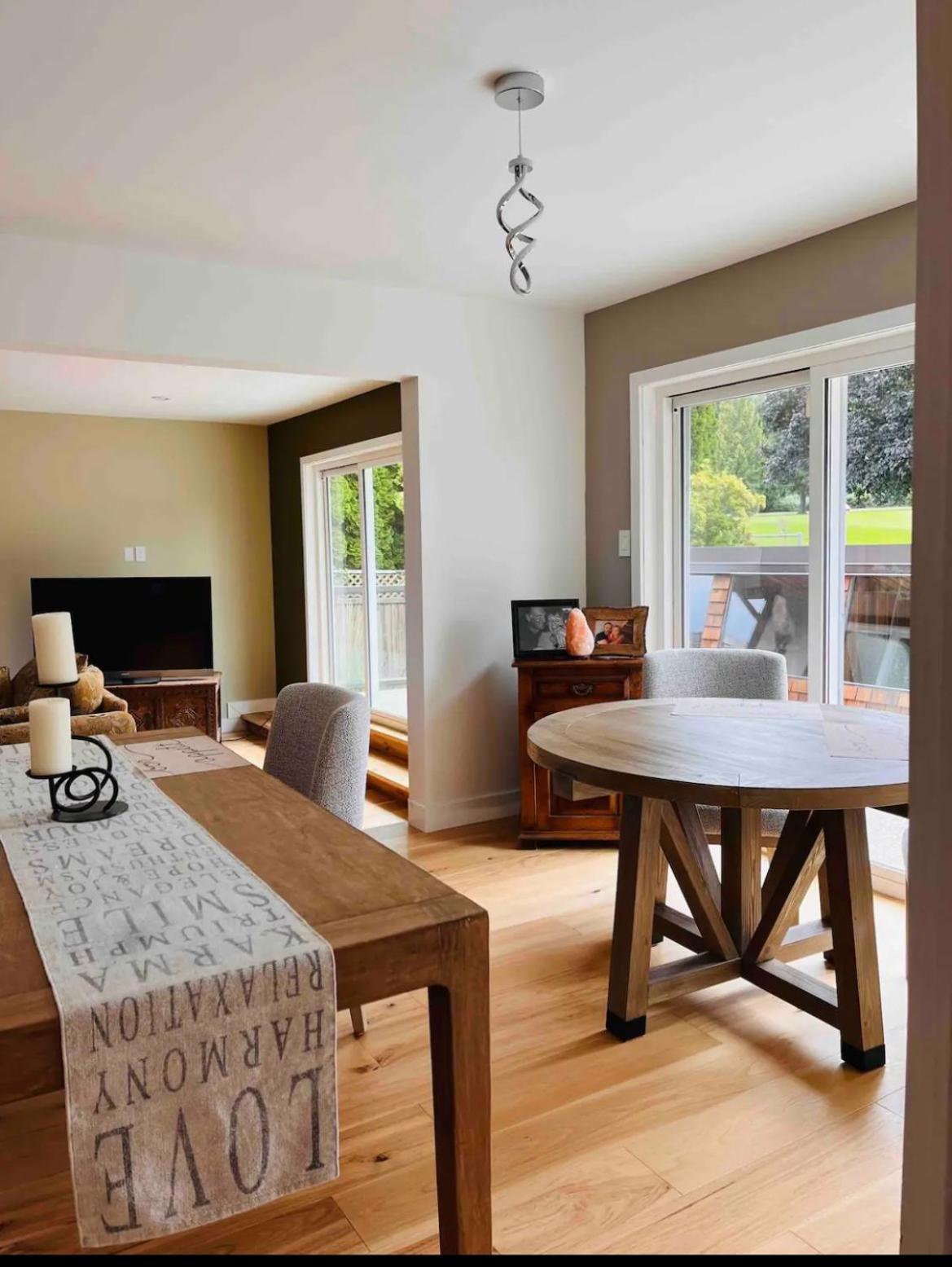 Oceanside Manor - Fancy Room - Golf Course & Beach View Qualicum Beach Exterior photo